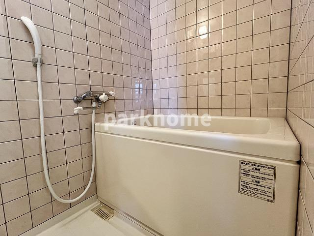 ＳＩＮＡＪＹＵＲＩＭＥ・ＧＲＥＥＮ（シナジュライム・グリーン）の浴室