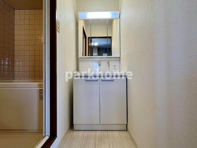 ＳＩＮＡＪＹＵＲＩＭＥ・ＧＲＥＥＮ（シナジュライム・グリーン）の独立洗面台