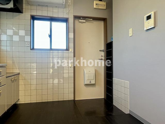 ＳＩＮＡＪＹＵＲＩＭＥ・ＧＲＥＥＮ（シナジュライム・グリーン）の玄関