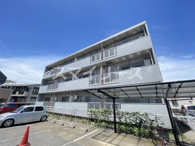ヤマサイコーポ7号棟の外観