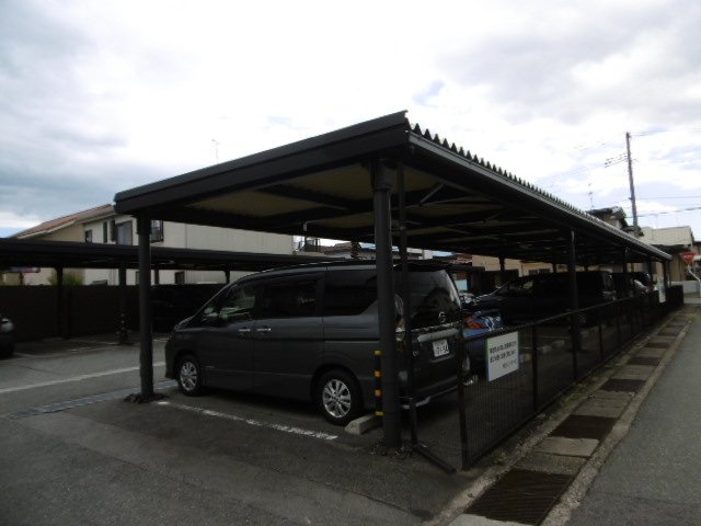 メイブラッサムの駐車場