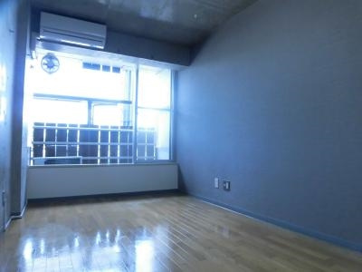 グランデ西京極の居間・リビング|洋室