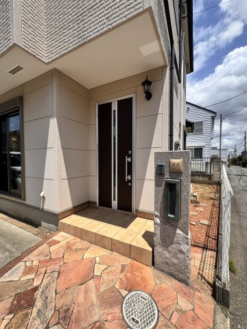 駿河台１丁目戸建て（太陽光発電利用可）の外観