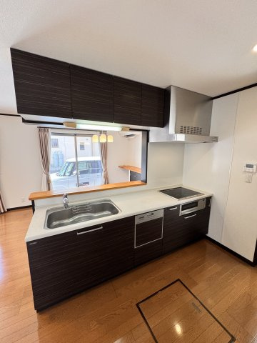 駿河台１丁目戸建て（太陽光発電利用可）のキッチン