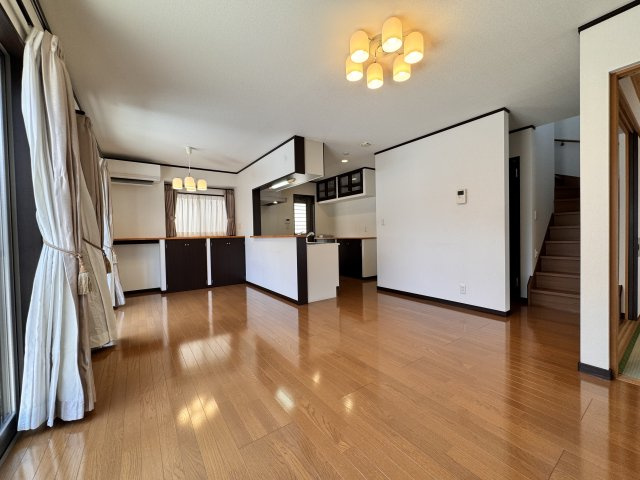 駿河台１丁目戸建て（太陽光発電利用可）の居間・リビング