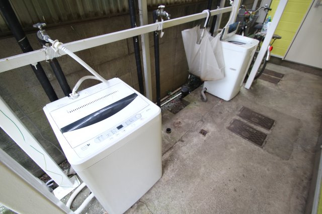 コーポリバーサイドのその他|洗濯機置場