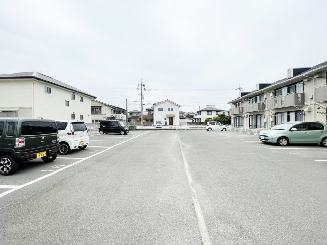 セジュール笹川の駐車場