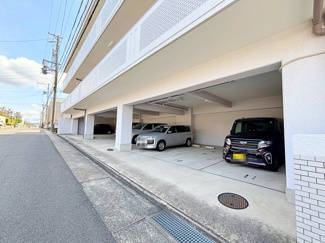【駐車場】