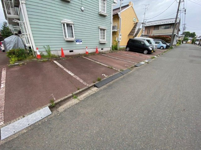 タウニィ白樺Aの駐車場