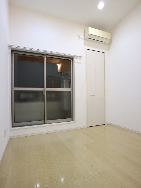 コモエスタ春日の居間・リビング