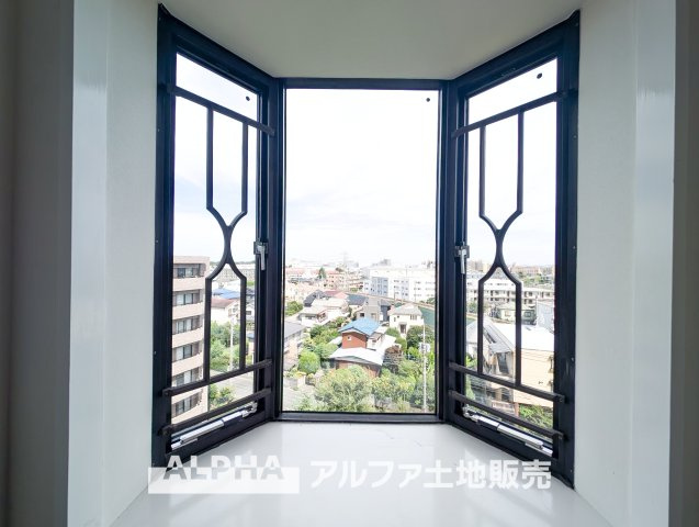 西武拝島ハイツ1号棟の寝室|【room】
◆居室◆光に包まれるように設計された空間。太陽の光が爽やかな目覚めを誘い、良い一日を予感させてくれます。