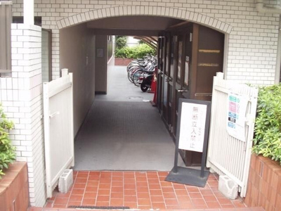 【エントランス】 | メゾン・ド・ルージュ