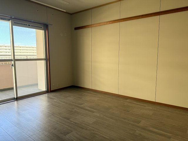 県営伊川谷第2高層住宅1号棟の居間・リビング