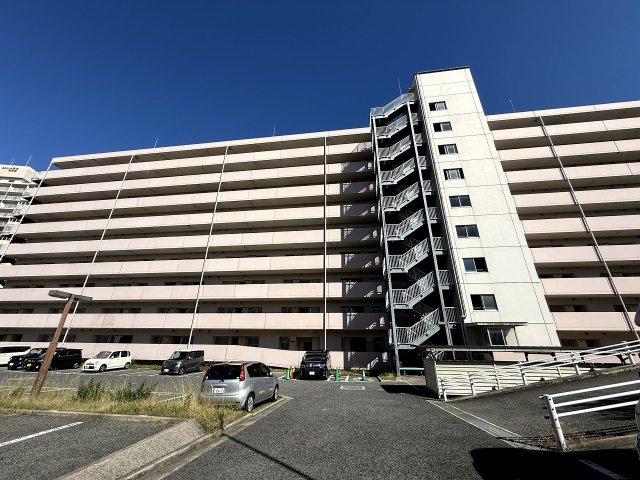 県営伊川谷第2高層住宅1号棟の外観