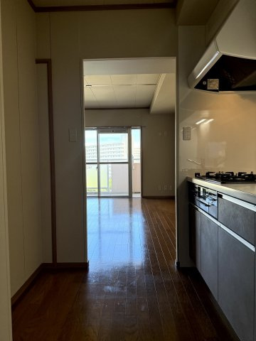 県営伊川谷第2高層住宅1号棟の居間・リビング