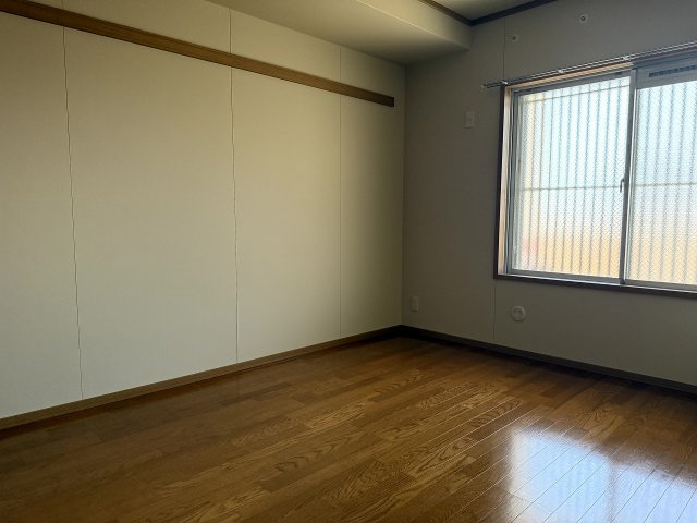 県営伊川谷第2高層住宅1号棟の寝室