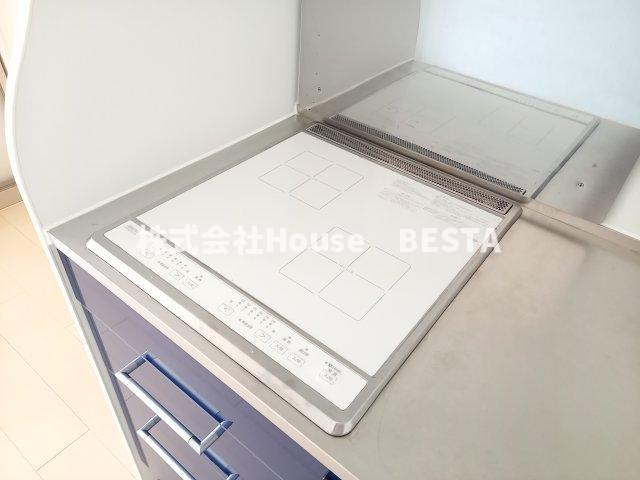 セレニテ神戸元町クレアのキッチン
