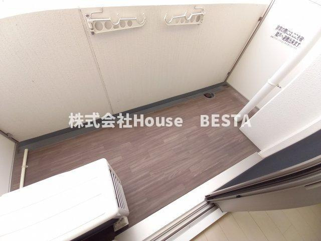 セレニテ神戸元町クレアのバルコニー