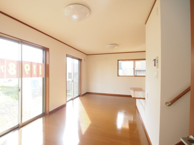 【居間・リビング】 | 中古戸建　米沢市万世町牛森 | ★内覧予約でブランド米2kg★