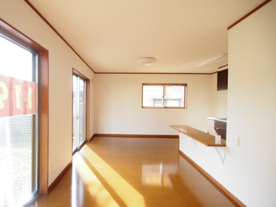 【居間・リビング】 | 中古戸建　米沢市万世町牛森 | ★内覧予約でブランド米2kg★