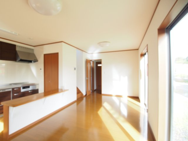 【居間・リビング】 | 中古戸建　米沢市万世町牛森 | ★内覧予約でブランド米2kg★