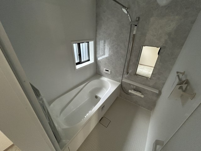 三木市志染町東自由が丘１丁目　　　　　の浴室