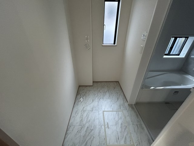 三木市志染町東自由が丘１丁目　　　　　の脱衣所