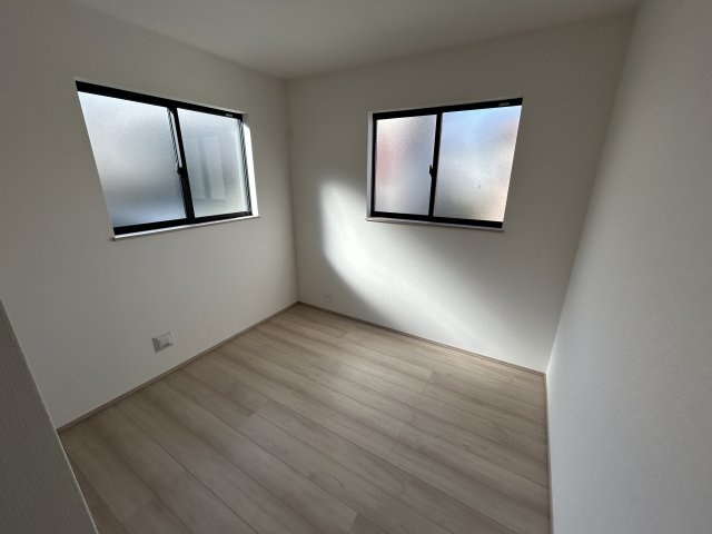 三木市志染町東自由が丘１丁目　　　　　の洋室