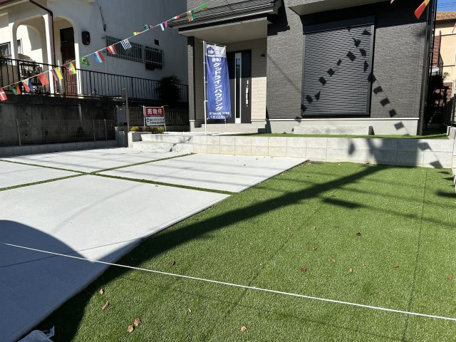 三木市志染町東自由が丘１丁目　　　　　の駐車場