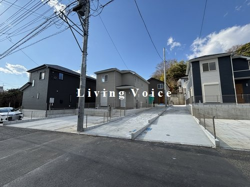 【外観】 | 【仲介手数料０円】伊勢原市沼目4丁目　新築一戸建て　全5棟 | 全体　伊勢原市沼目4丁目　新築一戸建て　全4棟