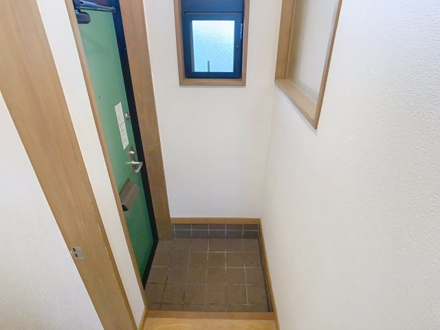 フォーブル十日町の玄関