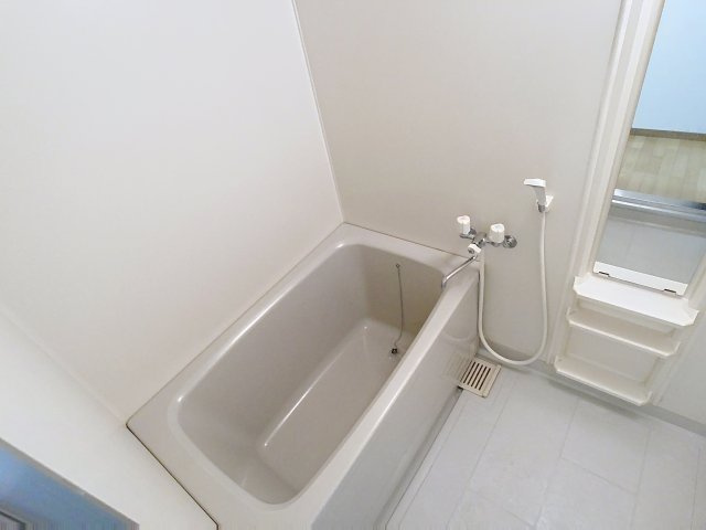 フォーブル十日町の浴室