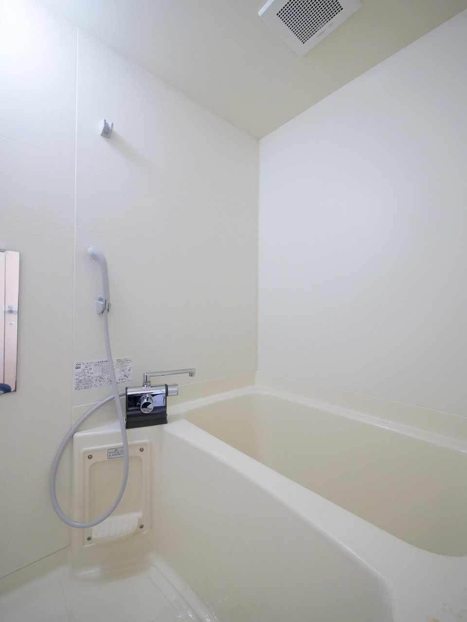 ファルファレエストＡ棟の浴室