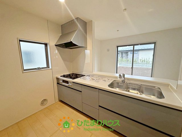 第1加須花崎　新築一戸建て　04　リーブルガーデンのキッチン|機能的なワークスペースを実現した対面式キッチン！