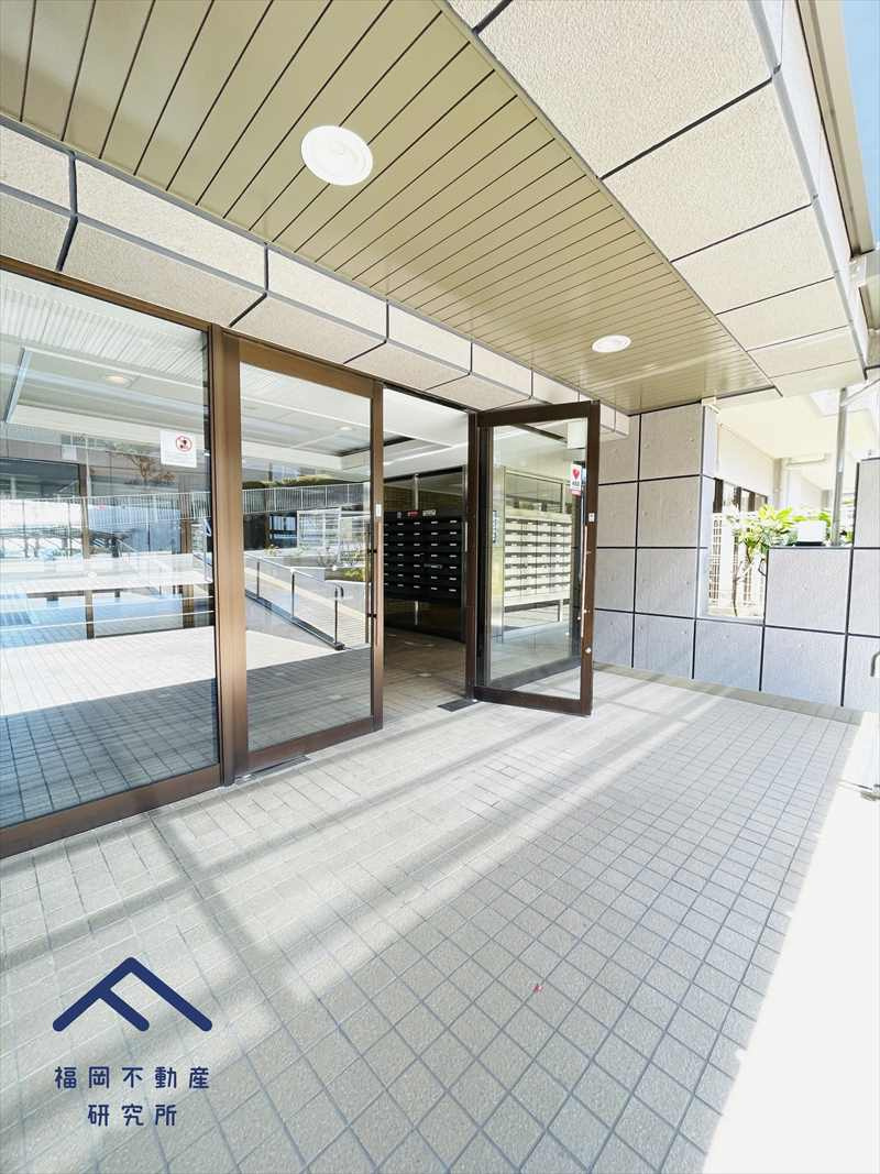 ファミール二日市のエントランス