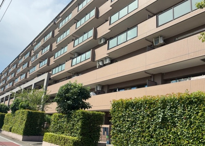 【バルコニー】 | クリオ相模原伍番館 | 一般的なバルコニーは、奥行1.5ｍ程ですが、ワイルドバルコニーは2ｍまで広がっています。そのため洗濯物の間隔をあけ干すことができ、乾きやすいというメリットや、ガーデニングが楽しめる等の特徴があります。
