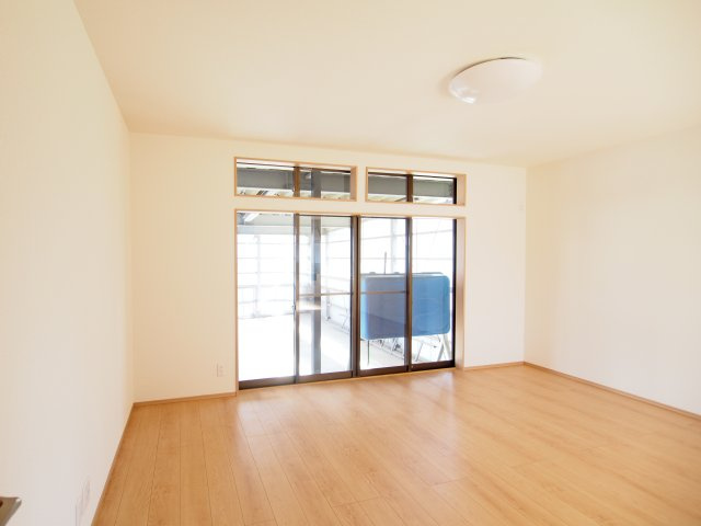 【居間・リビング】 | 中古戸建　米沢市窪田町窪田 | ★内覧予約でブランド米2kg★