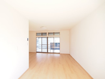 【居間・リビング】 | 中古戸建　米沢市窪田町窪田 | ★内覧予約でブランド米2kg★