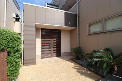 【エントランス】 | プレミアムスクエア松戸 | オートロック付き