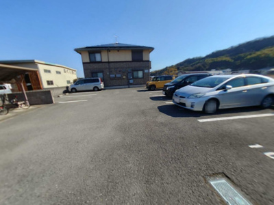 【駐車場】 | フォースクエア岡田