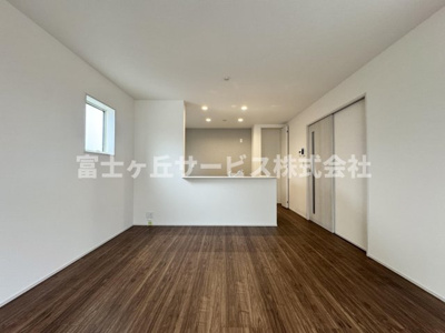 【キッチン】 | 静岡市清水区折戸1丁目 新築一戸建て 2号棟 | キッチン正面です