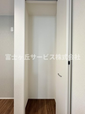 【収納】 | 静岡市清水区折戸1丁目 新築一戸建て 2号棟 | キッチンにある収納です