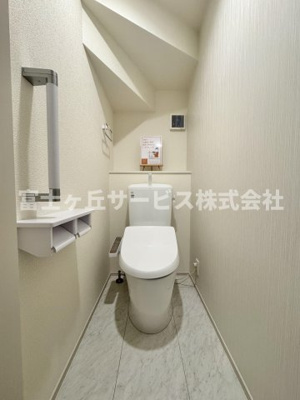 【トイレ】 | 静岡市清水区折戸1丁目 新築一戸建て 2号棟 | 1Fトイレです
2Fにも同タイプのトイレがあります