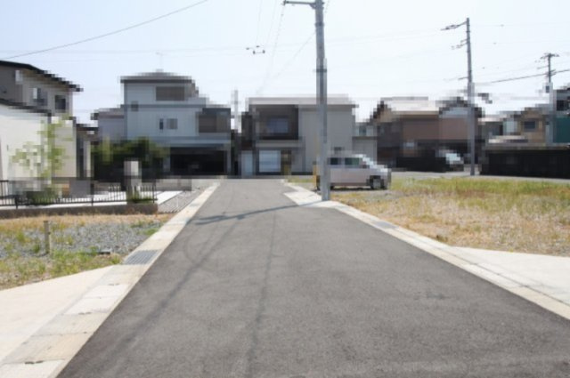 鴨部　新築戸建　7号地　（全11区画）の前面道路含む現地写真