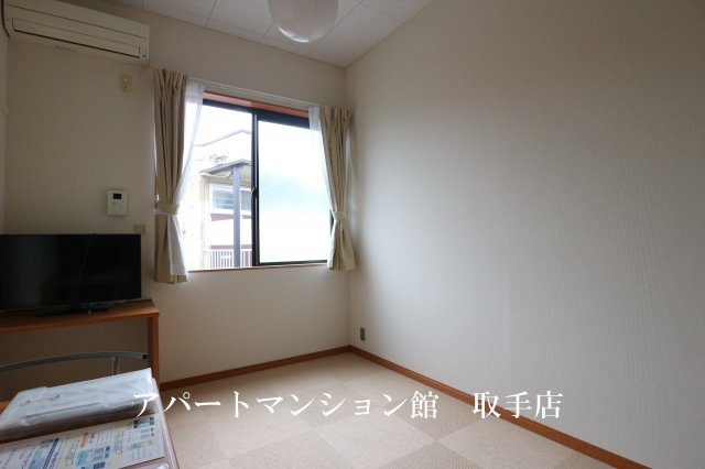 レオパレスあらたの居間・リビング