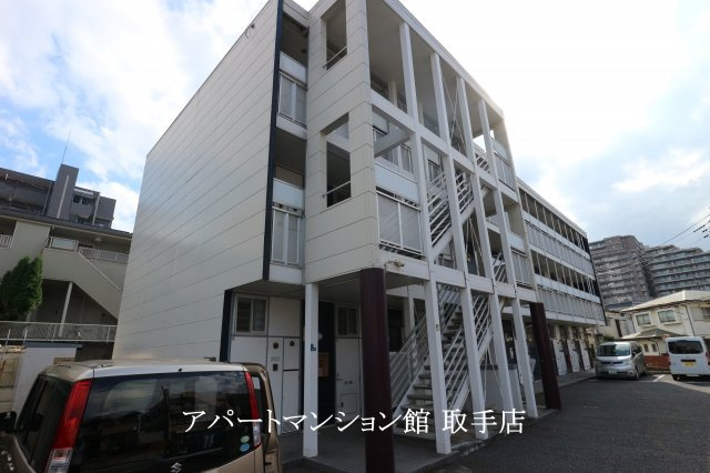 レオパレスシェソワⅡの外観