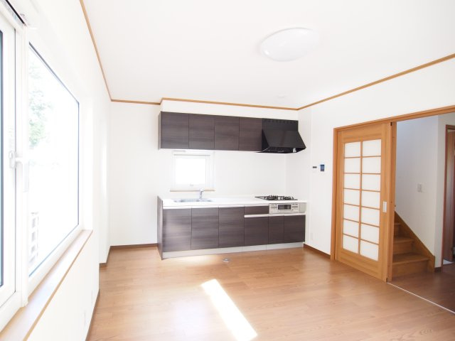 【居間・リビング】 | 中古戸建　米沢市東一丁目 | ★内覧予約でブランド米2kg★