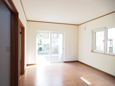 【居間・リビング】 | 中古戸建　米沢市東一丁目 | ★内覧予約でブランド米2kg★