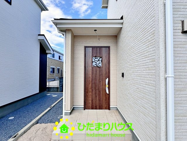 古河市諸川　新築一戸建て　15　アイタウンの玄関