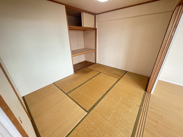 コアマンションネクステージ長嶺南の和室